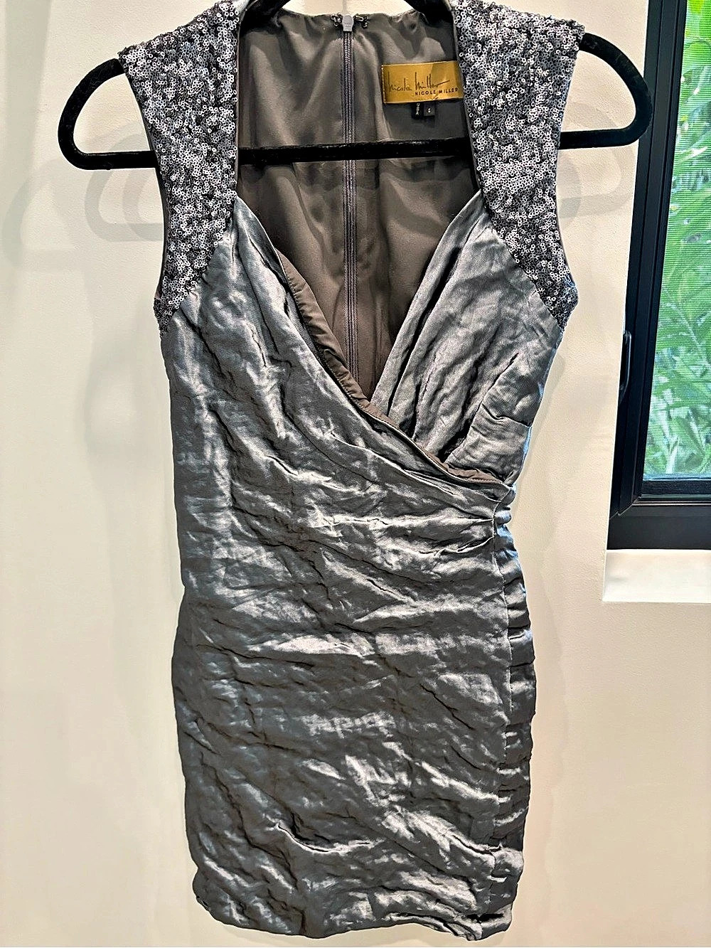 Nicole Miller Ruched Mini Dress in Gray & Black Size 4 Like New